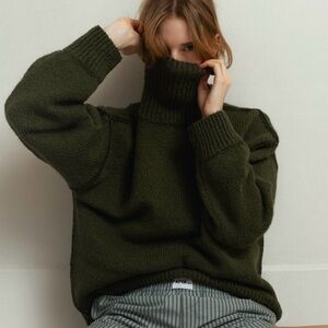 Paper Label Ari Turtle Neck Sweater